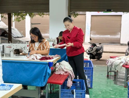 云南紅河縣 新材料技術(shù)研發(fā)引領(lǐng)家門(mén)口就業(yè) 車間里忙增收