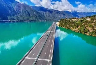 中國顏值最高的'高速公路'，風景勝過瑞士，網友 自駕嗨翻天！