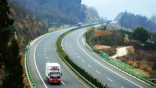 為何美國公路建設會埋入廢舊輪胎？環保隱憂還是創新之舉？